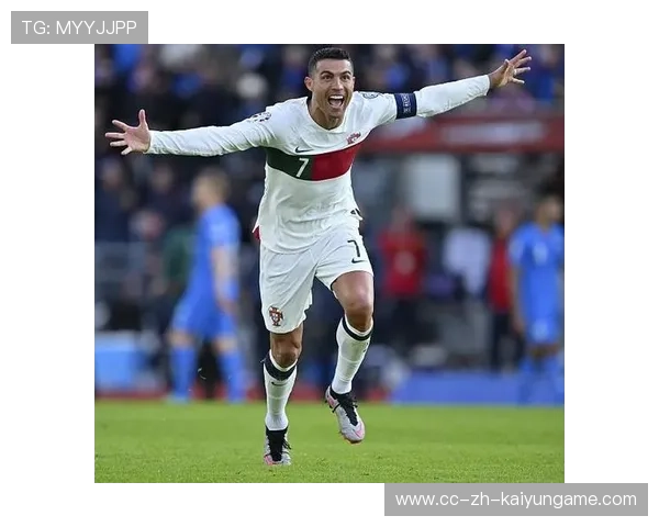 C罗反越位突袭后推射命中——足球场上的经典瞬间